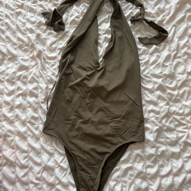 body kaki 