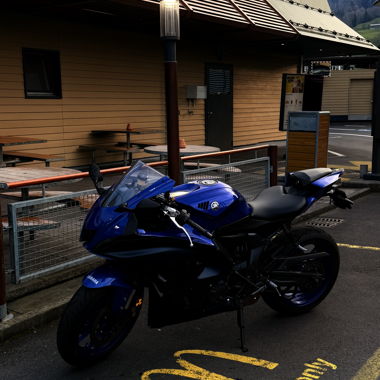 Yamaha YZF R7 24