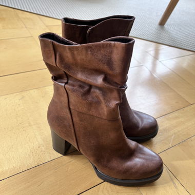 Braune Leder-Stiefeletten