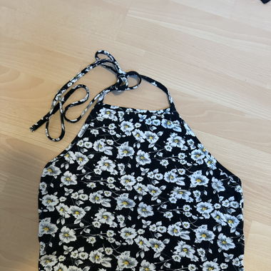 Crop top - attache derrière le cou