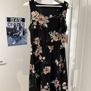 ONLY florales ärmelloses Kleid