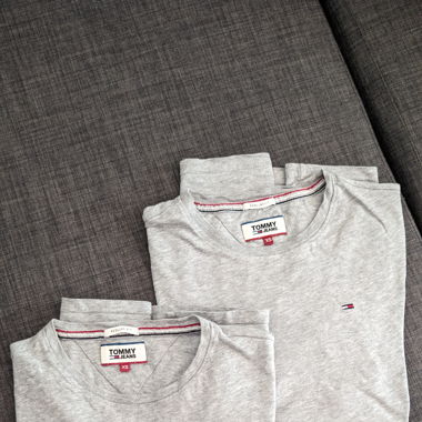 2x graues Tommy Hilfiger T-Shirt XS