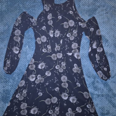 Robe à fleurs épaules dénudées