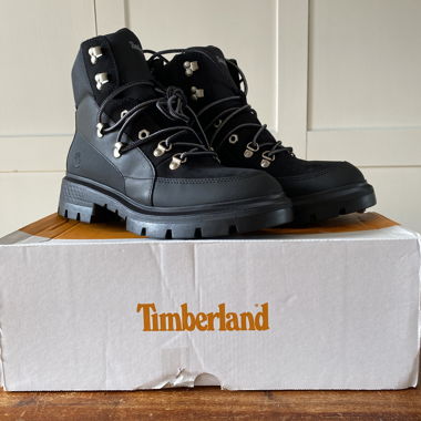 Lace-up boots