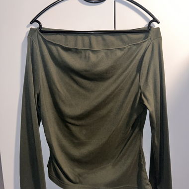 Grüner Pullover 