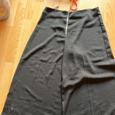 Schwarze Hose 