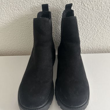Black Chelsea Boots