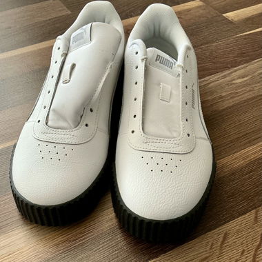 Weisse Puma Sneaker