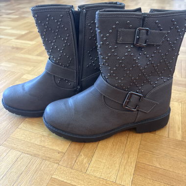 Bottes marron cloutées