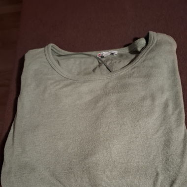 Leichter hellgrüner Pullover 