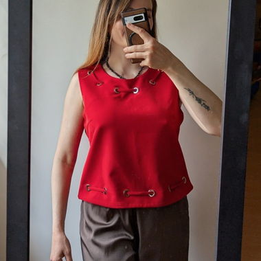 Rotes ärmelloses Schnürtop