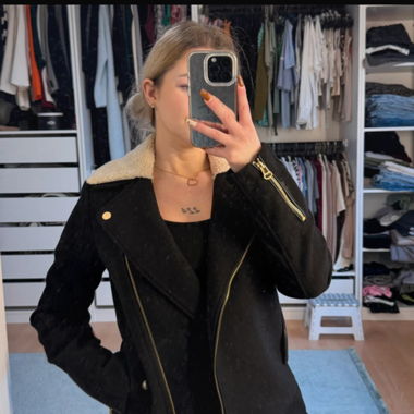 Schwarze Jacke 