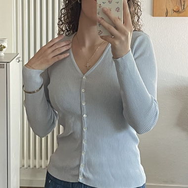 Hellblauer Rippstrick-Cardigan