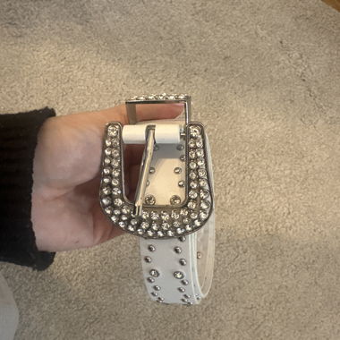 Weisser Guertel mit Strass
