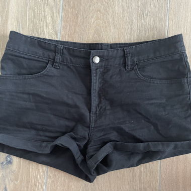 Schwarze Shorts
