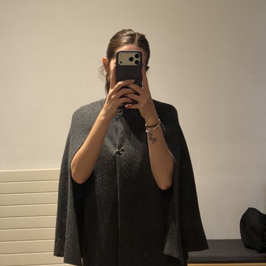 Maglione mantella grigio