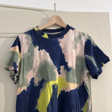 Bunt gemustertes T-Shirt