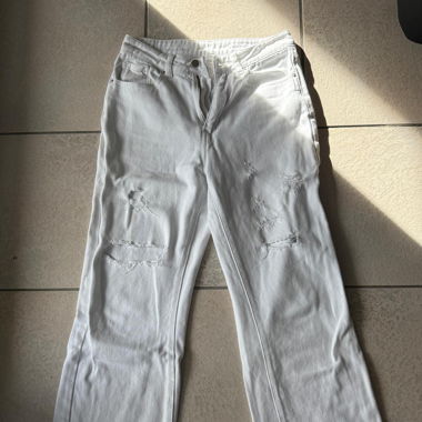 Pantalon cargo blanc à trou 