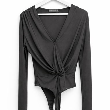Body nero con scollo profondo