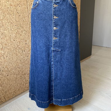 Gonna lunga in jeans con abbottonatura