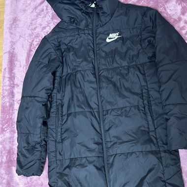 Nike Daunenmantel mit Kapuze