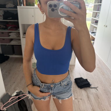 Haut court bleu