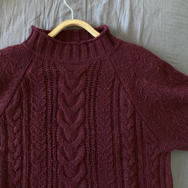 Strickpullover mit Zopfmuster