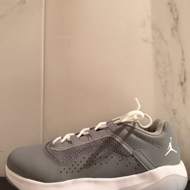 Jordan 11 CMFT low 