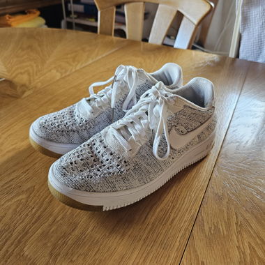 Nike Air Force 1 Flyknit bianche taglia 38.5
