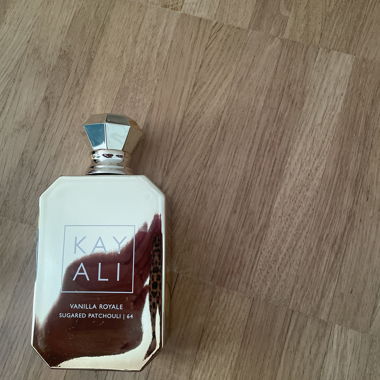 KAYALI Vanilla Royale Sugared Patchouli 64