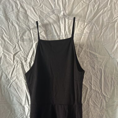 Schwarzes Kleid