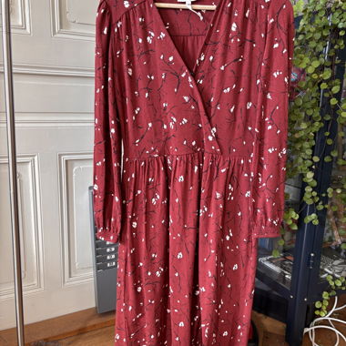 Robe Thought bordeaux fleurie