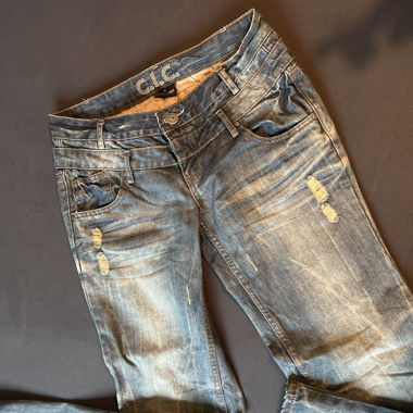 Low Rise Jeans