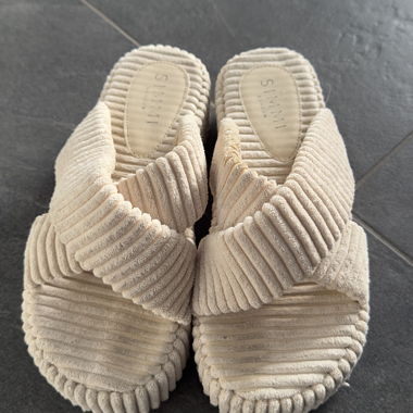 Corduroy sandals
