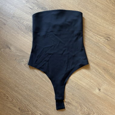 Body nero senza spalline