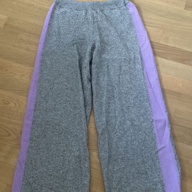 Weite Cashmerehose Grau und Violett