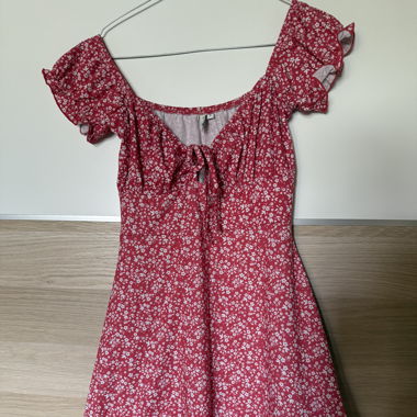 Robe à fleur rouge 