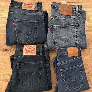 Set mit 4 Levi’s-Jeans