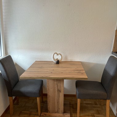 NEUE Esstisch mit Stühle