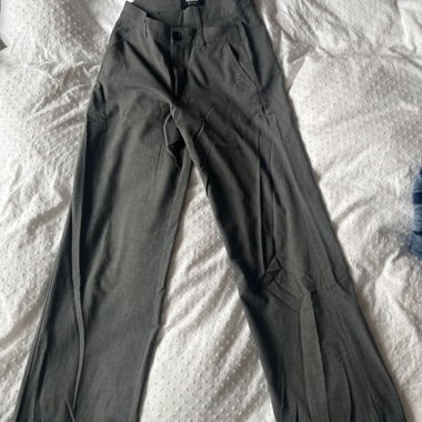 Pantalone in tessuto asimmetrico