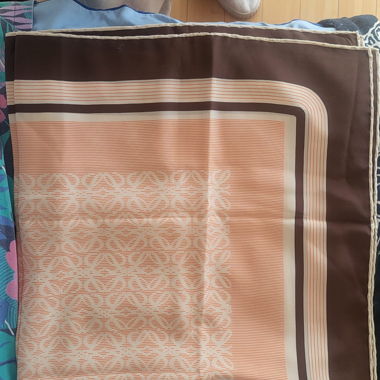 Loewe-Foulard in perfektem Zustand