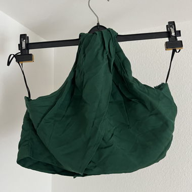 Grünes Neckholder-Top 