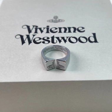Vivienne Westwood Ring