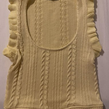 Top en maille sans manches jaune Zara
