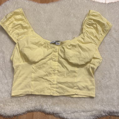 Top giallo Bershka