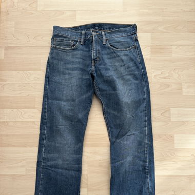 Flared Levis Jeans