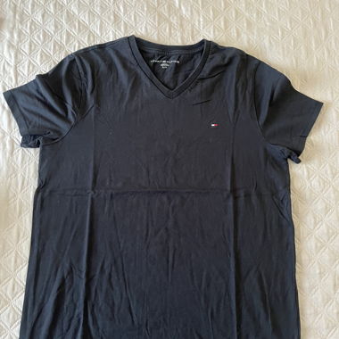 Tommy Hilfiger Black T-Shirt