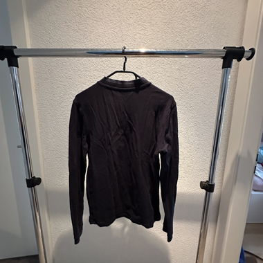 Schwarzes Longsleeve-Hemd