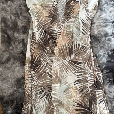 Leichtes Sommerkleid mit Palmenprint
