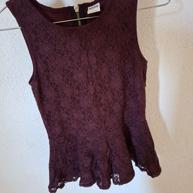 Haut peplum dentelle bordeaux VERO MODA XS